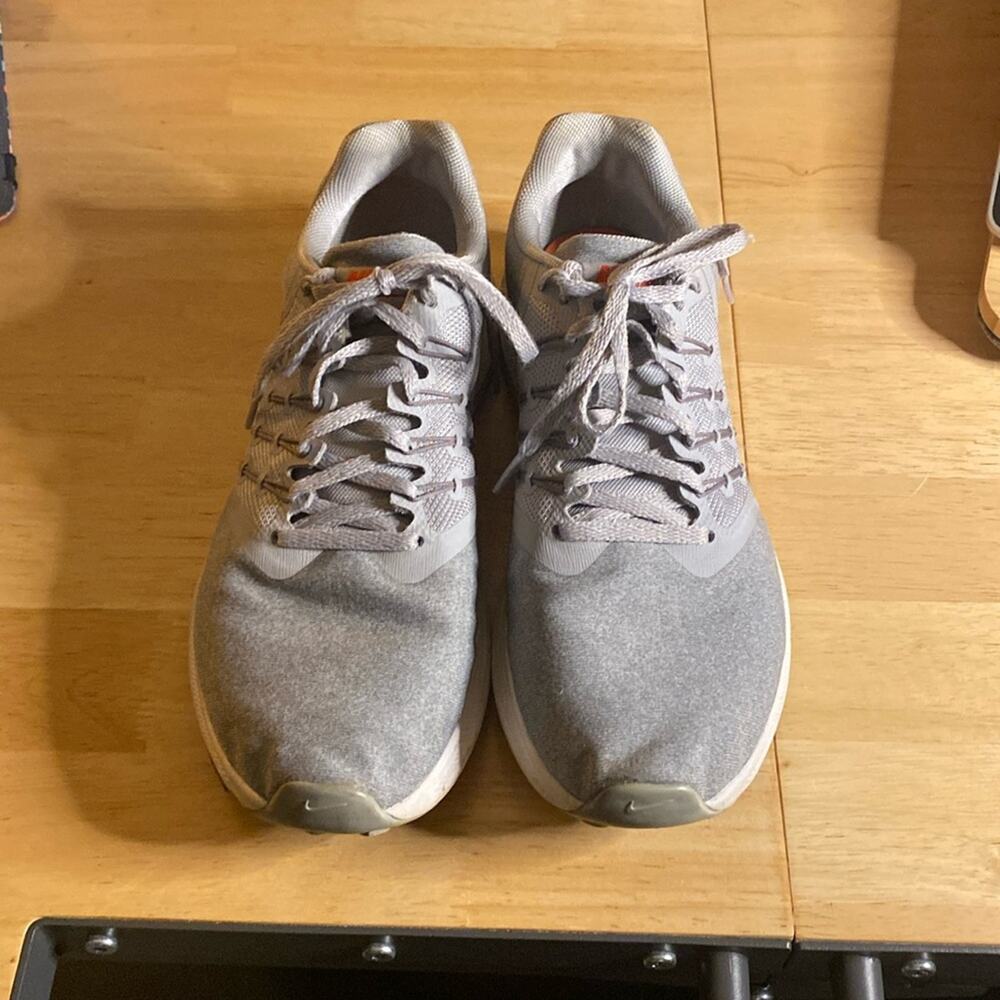 NIKE Running Sneaker